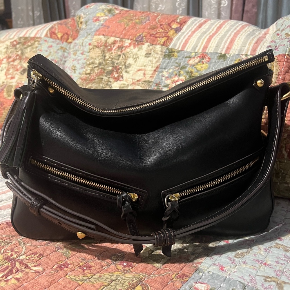 🖤 Dooney & Bourke Florentine East West Sac
